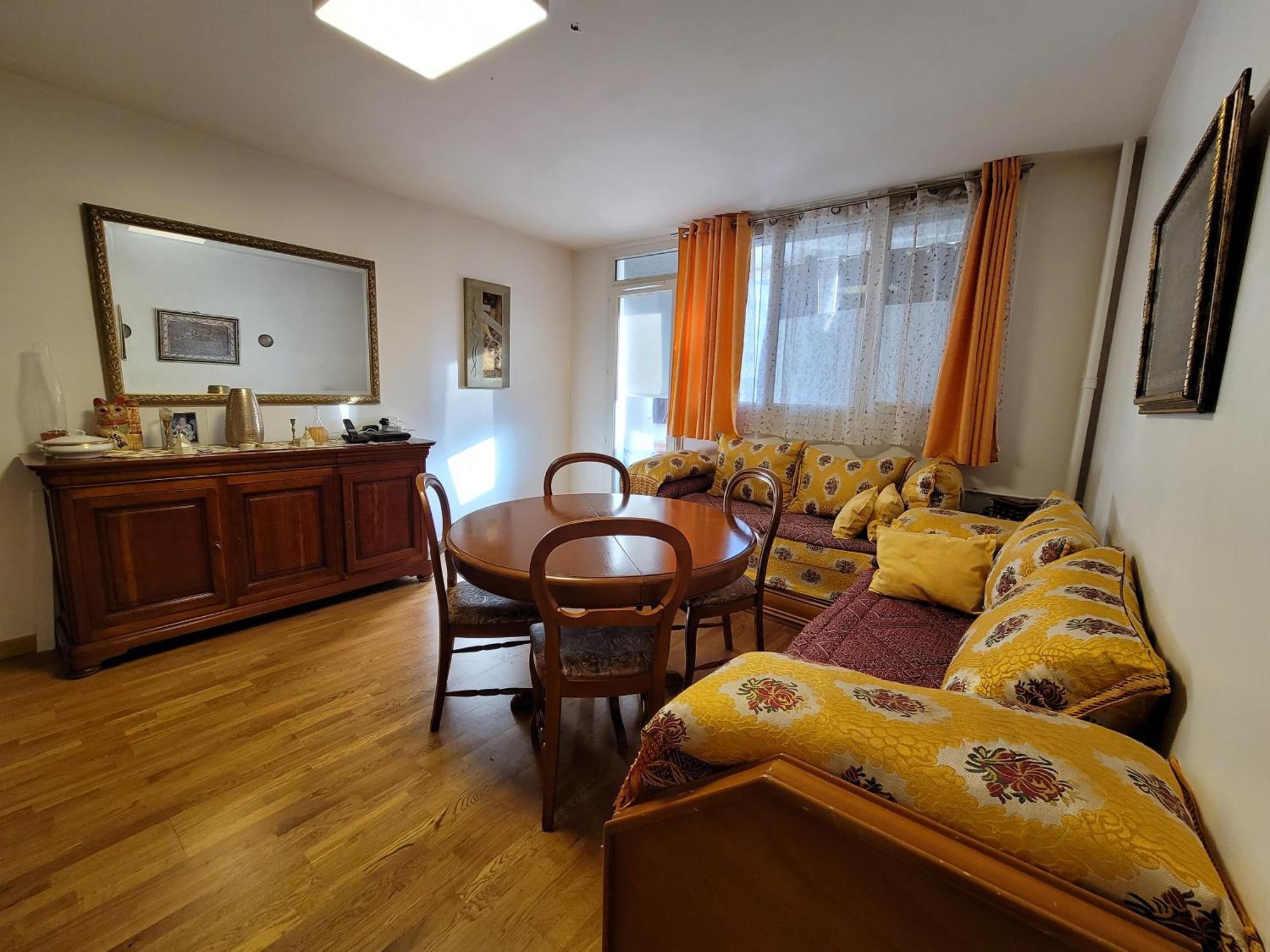 Homestay Charmante *